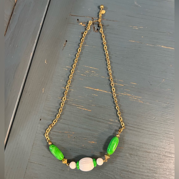 Vintage Avon Gold Tone Necklace with Green and White Beads - Picture 7 of 12